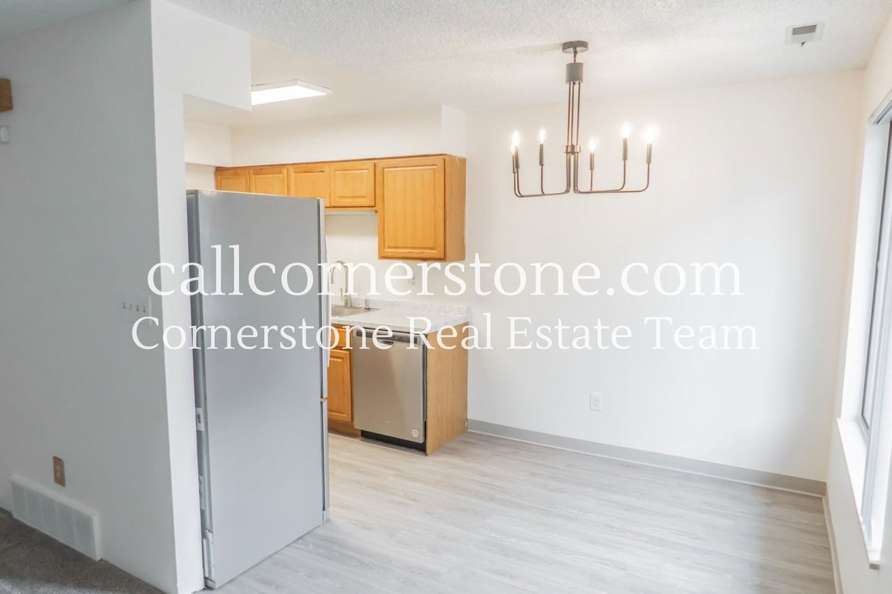 2780 Hearthwood Ln - Photo 6 of 23