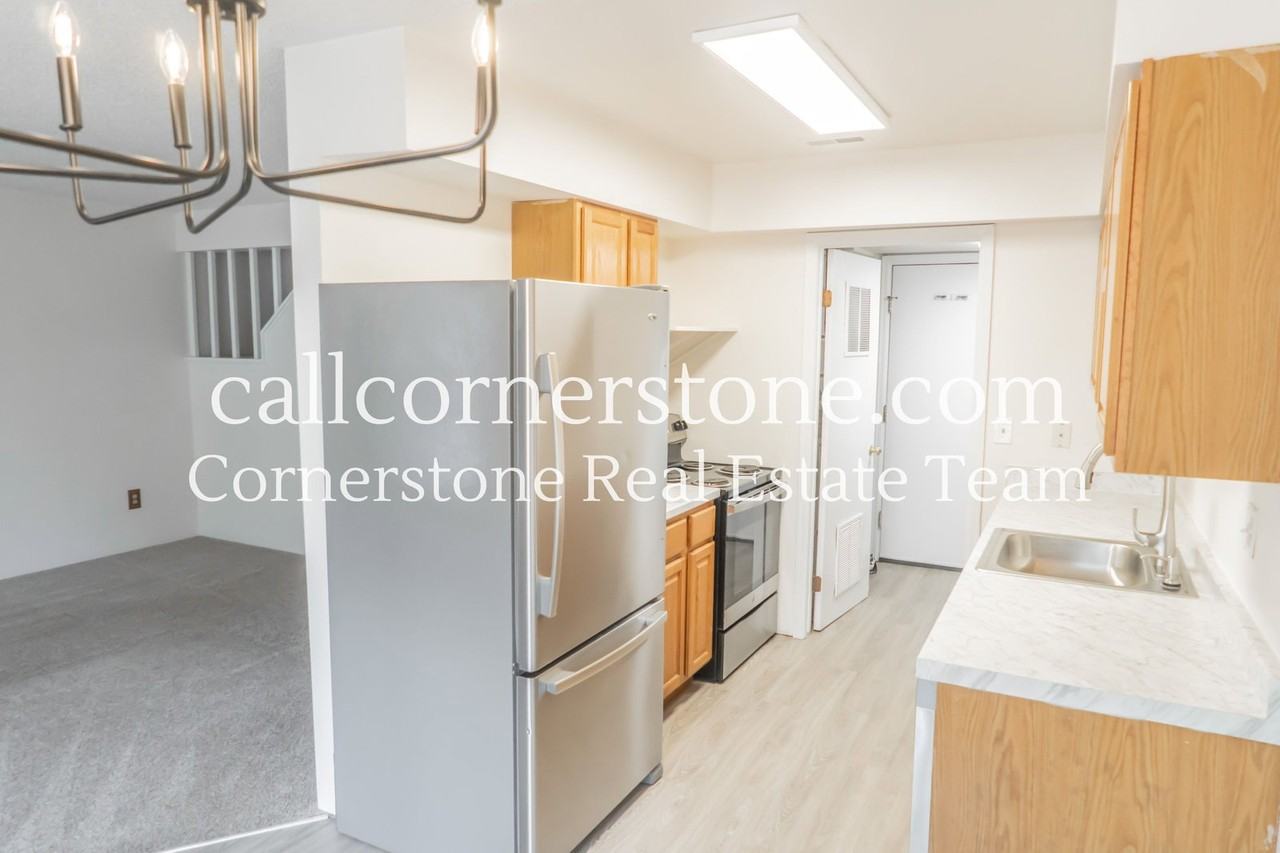 2780 Hearthwood Ln - Photo 7 of 23
