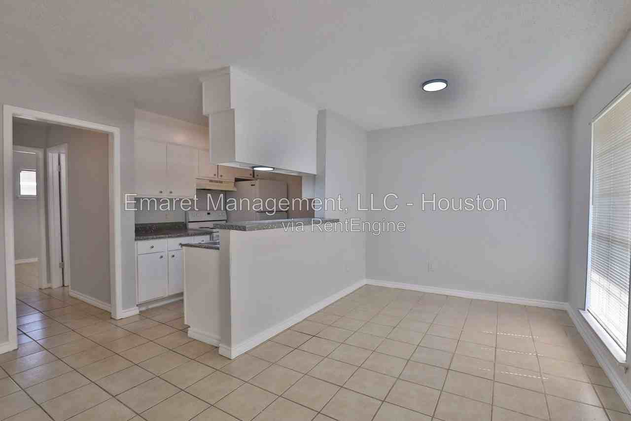 310 Yaupon St #605 - Photo 5 of 15