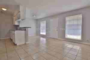 featured image of 310 Yaupon St #206