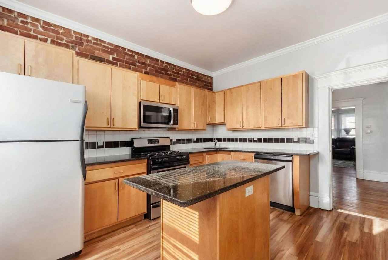 147 W 9th Ave - Photo 3 of 33