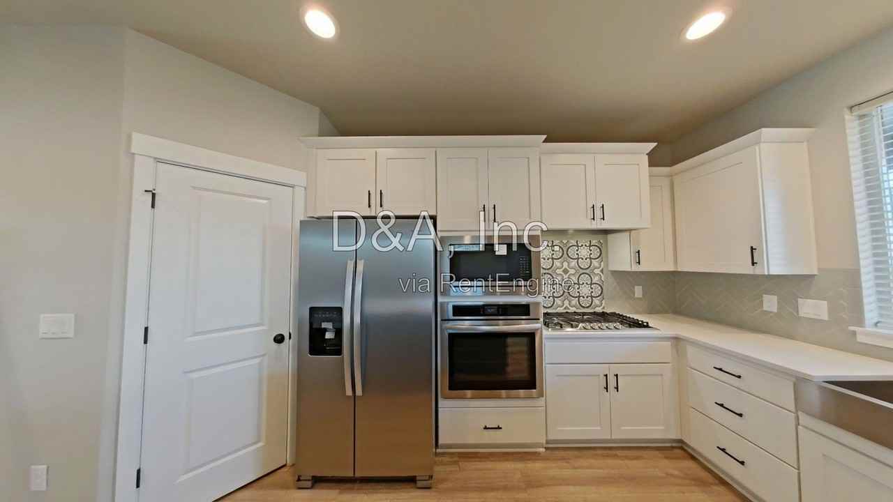 5009 Nw Stag Run Pl - Photo 3 of 17
