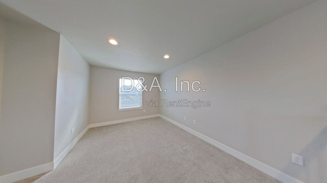 5009 Nw Stag Run Pl - Photo 5 of 17