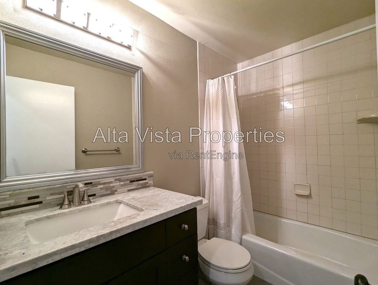 13440 Tiverton Rd - Photo 4 of 28