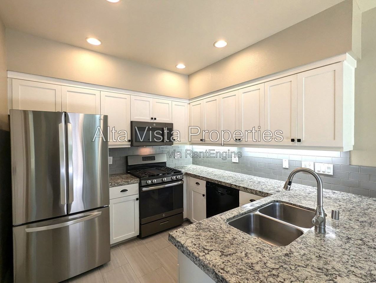 13440 Tiverton Rd - Photo 5 of 28
