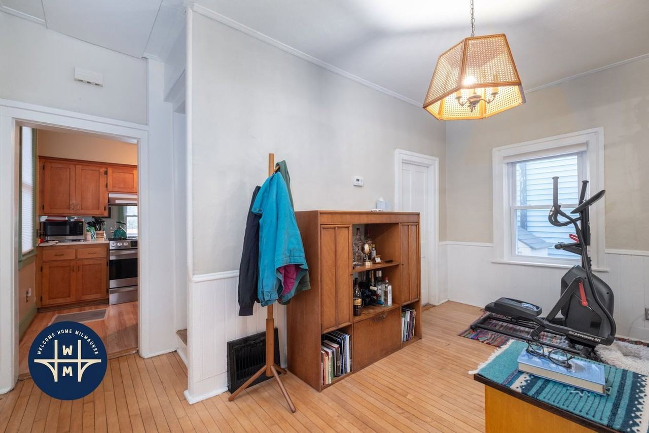 929 E Hamilton St - Photo 2 of 14