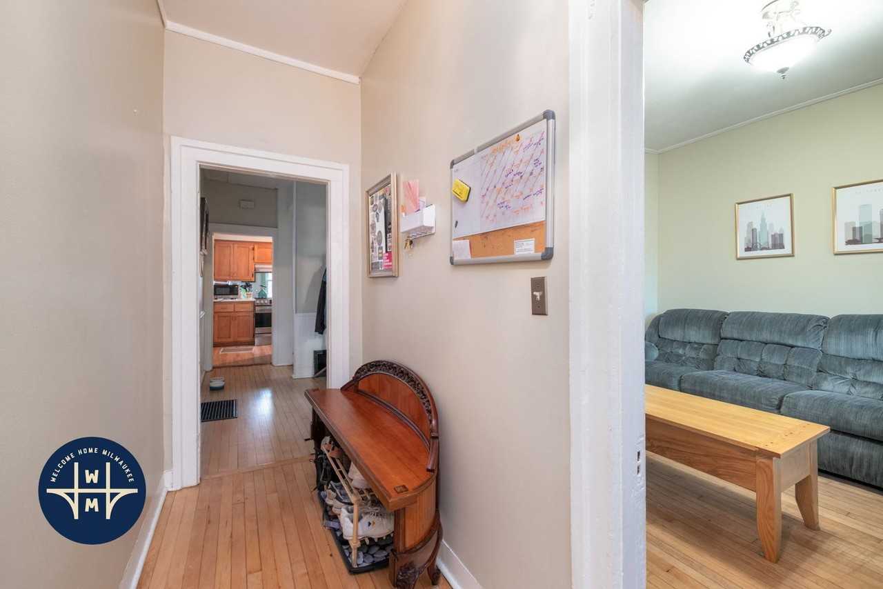 929 E Hamilton St - Photo 3 of 14