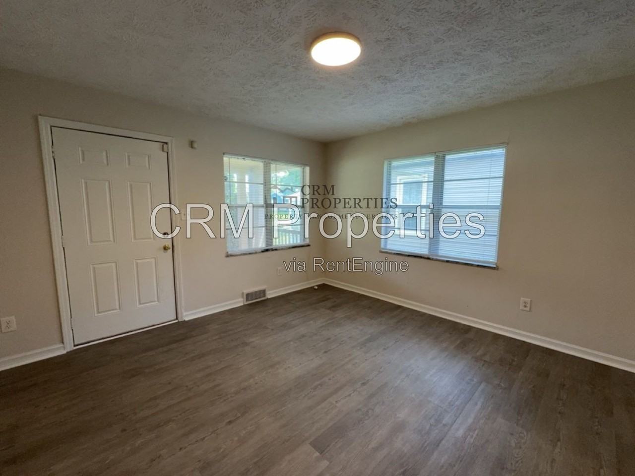 3648 Station St - Photo 4 of 15