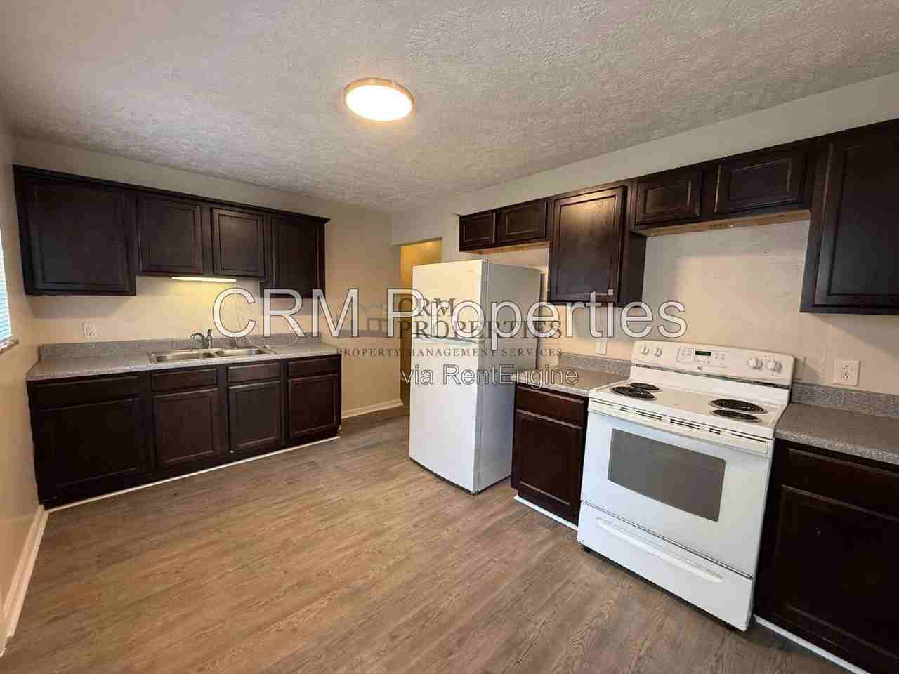 3648 Station St - Photo 5 of 15