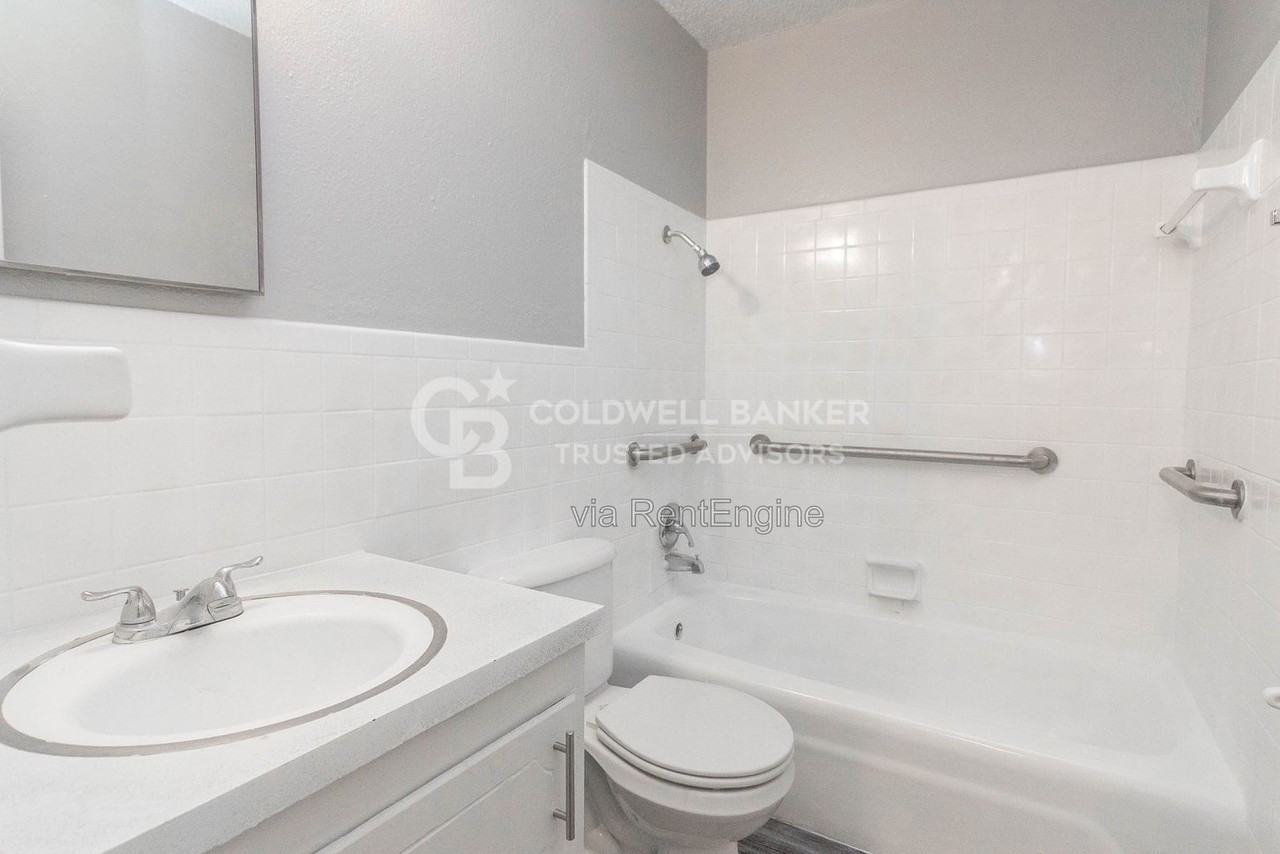 1308 53rd St #C - Photo 3 of 13