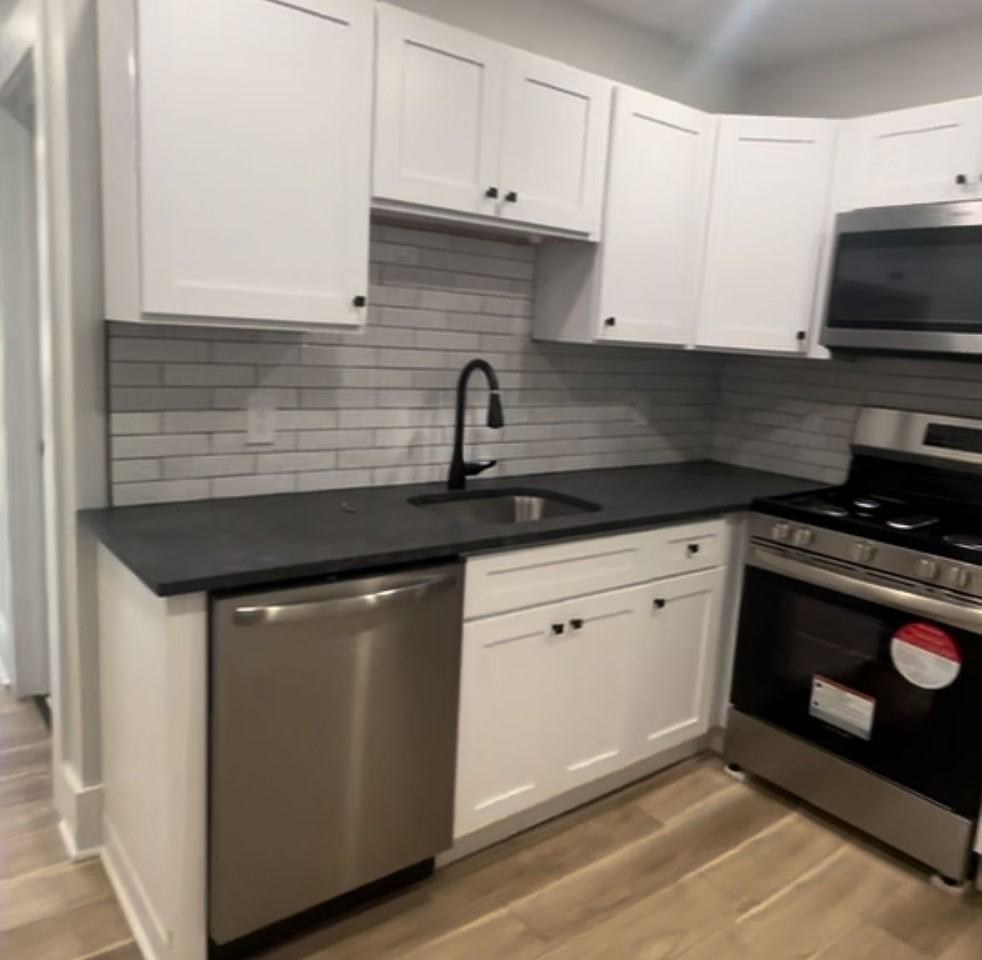 522 Broadway #201 - Photo 3 of 5