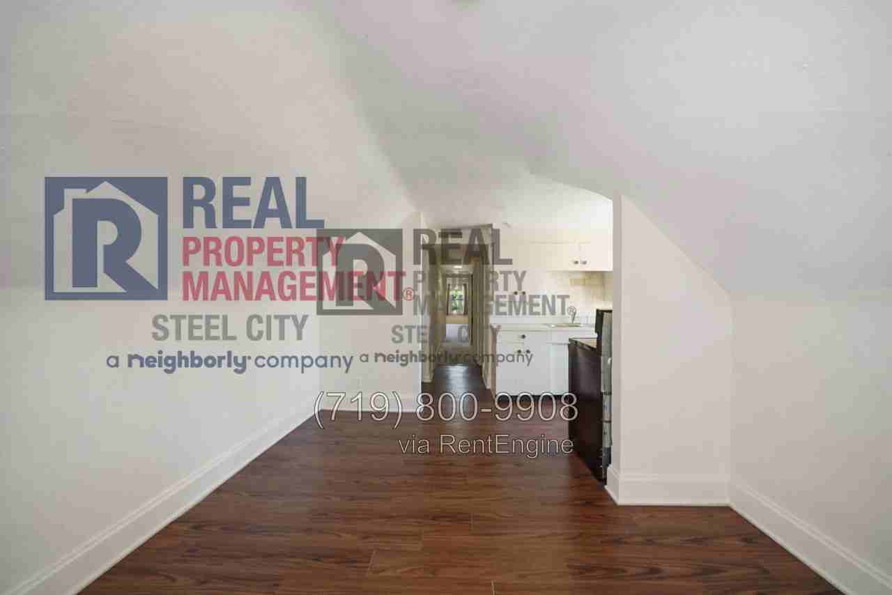 300 Clark St #B - Photo 6 of 7