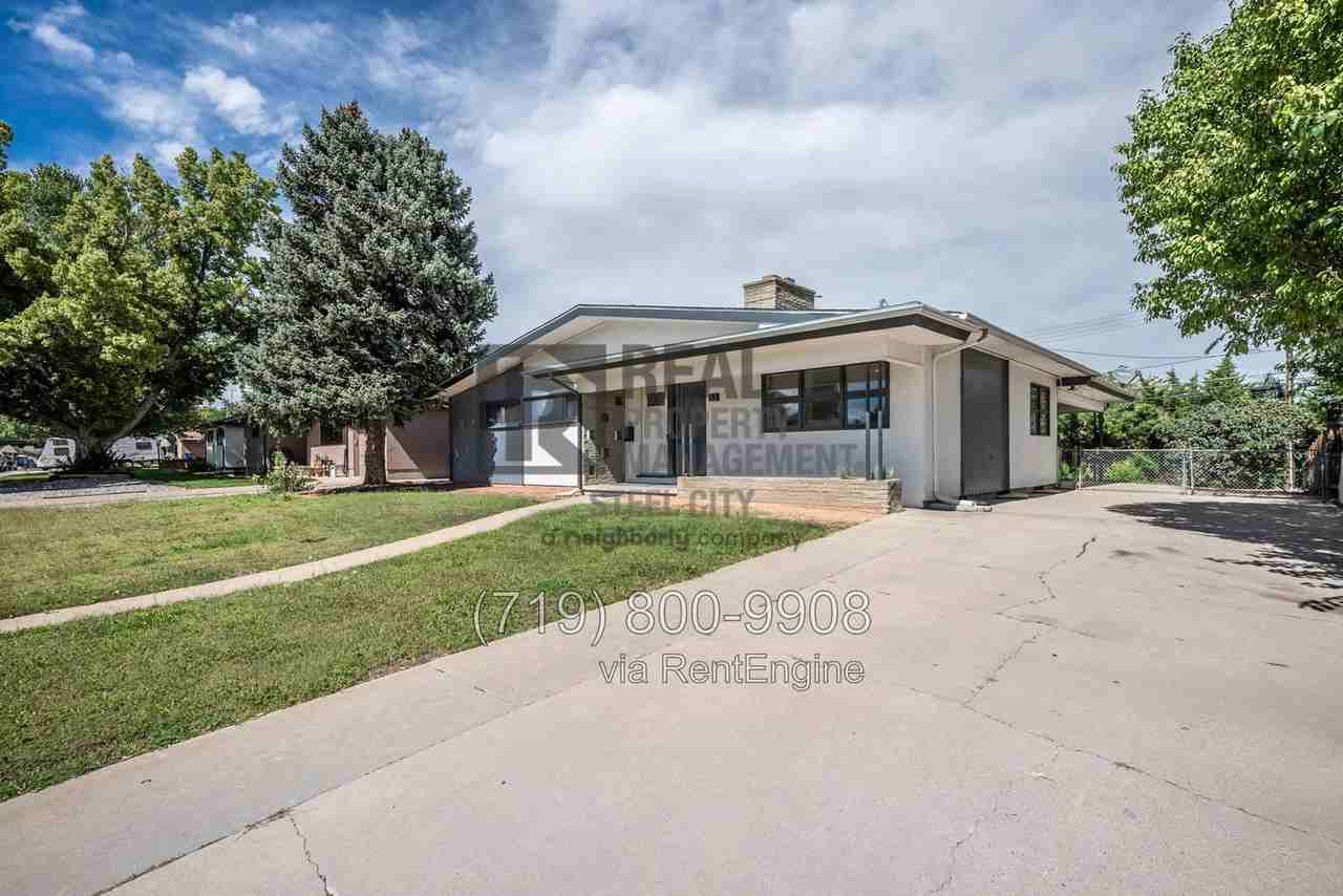 63 Baylor St - Photo 2 of 32