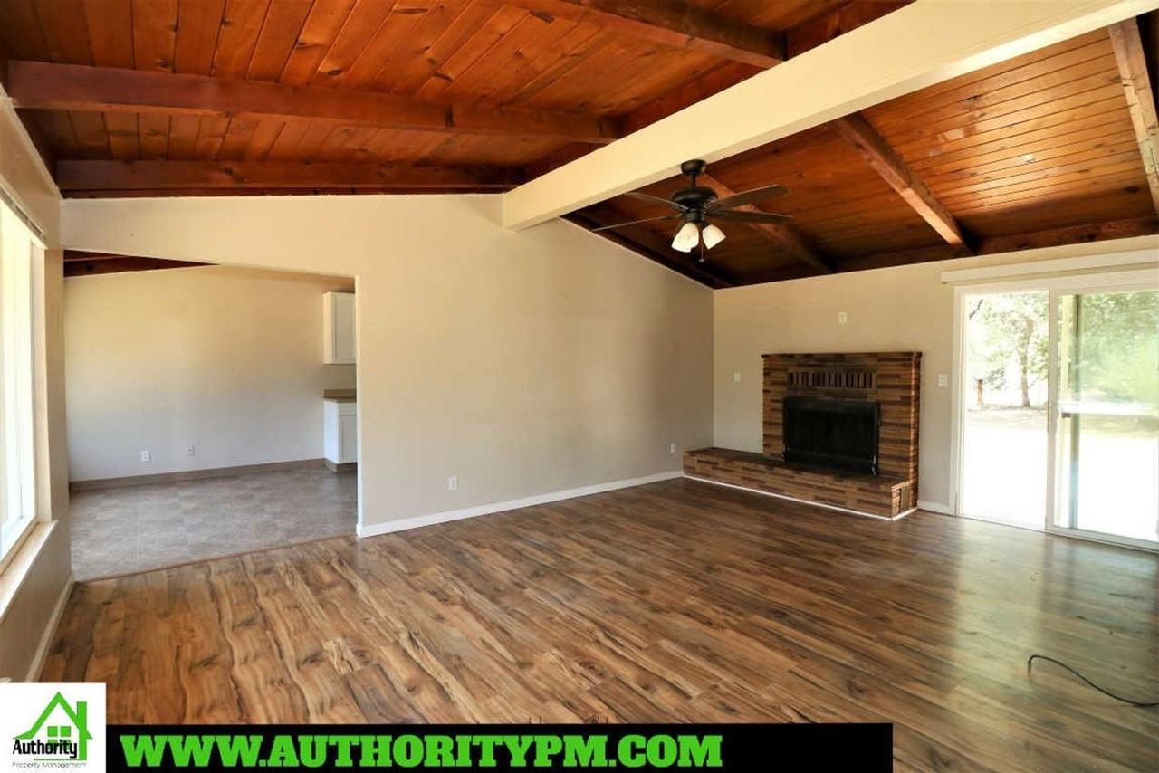 1634 Lake Blvd - Photo 5 of 23