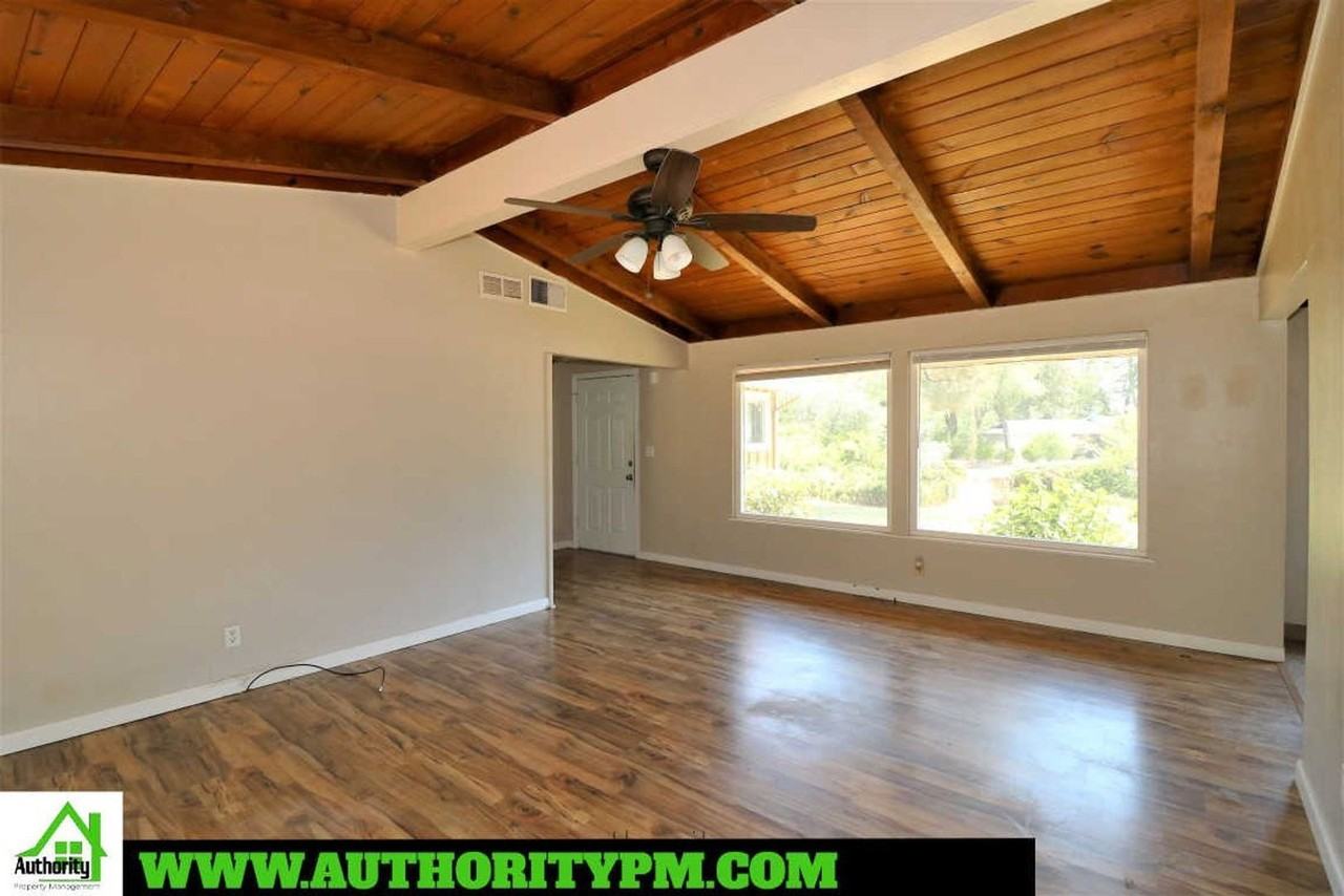 1634 Lake Blvd - Photo 6 of 23