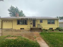 featured image of 1728 Mackenzie Rd