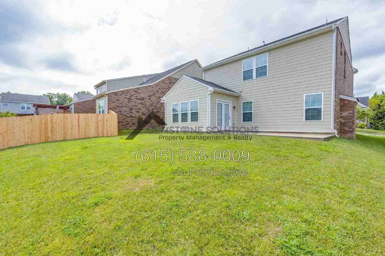 7512 Oakledge Dr - Photo 5 of 42