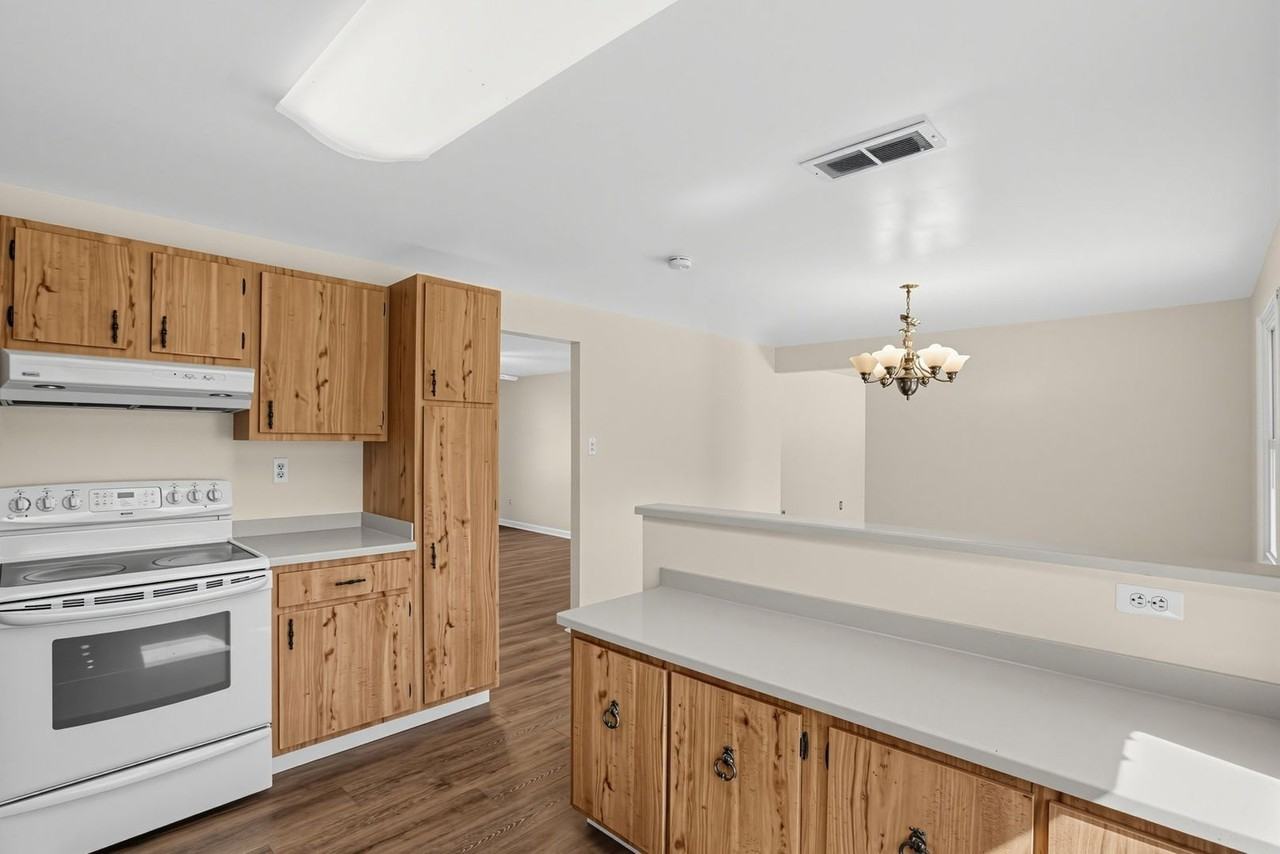 2416 Pinefield Rd - Photo 2 of 15