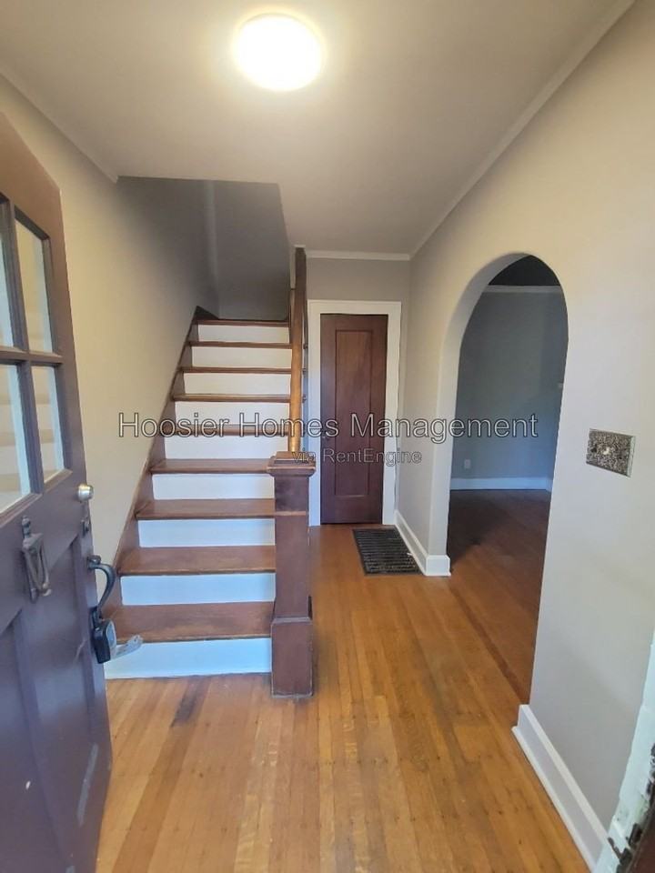 137 W 47th St #1 - Photo 2 of 22
