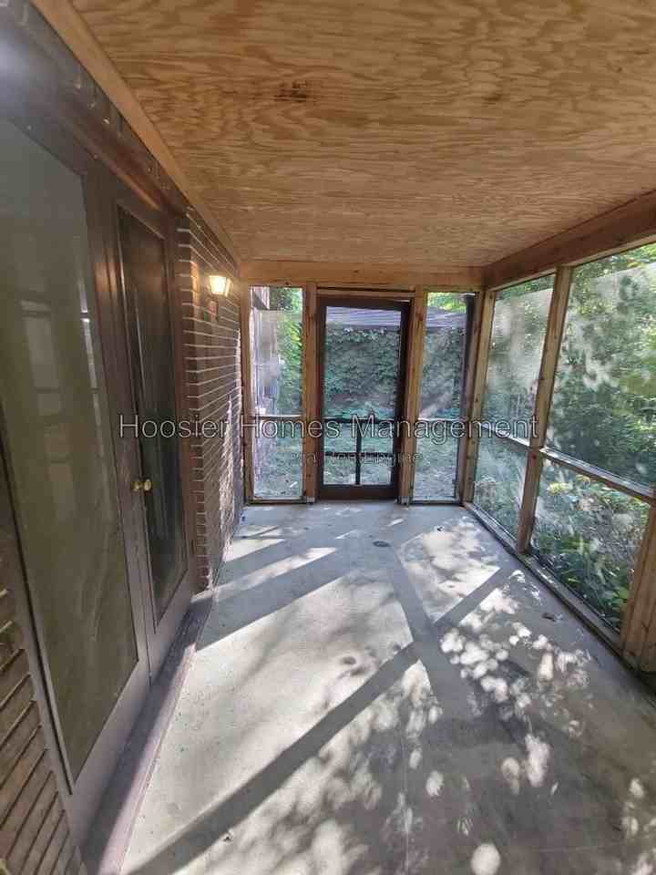 137 W 47th St #1 - Photo 7 of 22