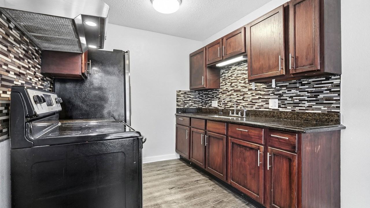 5916 Walnut Cir Apt A14 - Photo 2 of 16