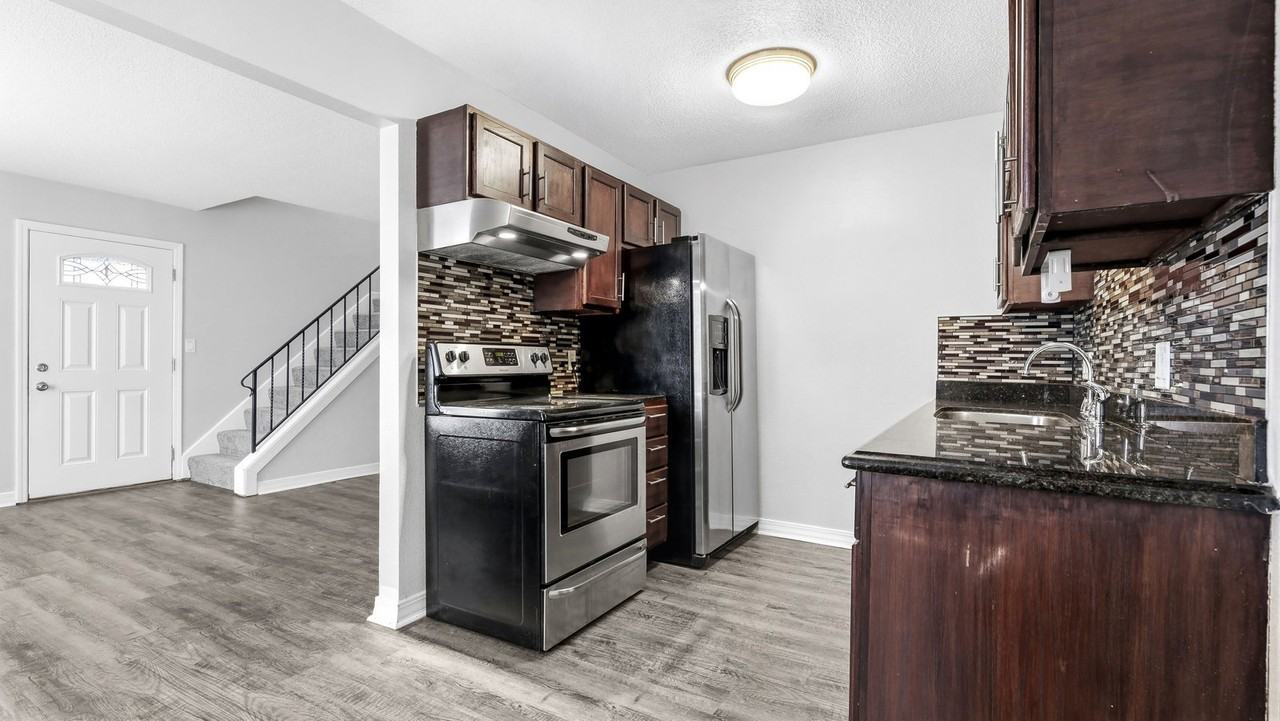 5916 Walnut Cir Apt A14 - Photo 3 of 16