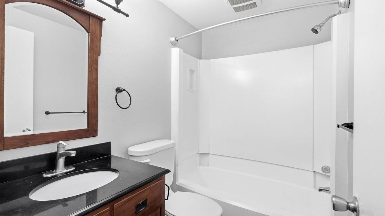 5916 Walnut Cir Apt A14 - Photo 4 of 16