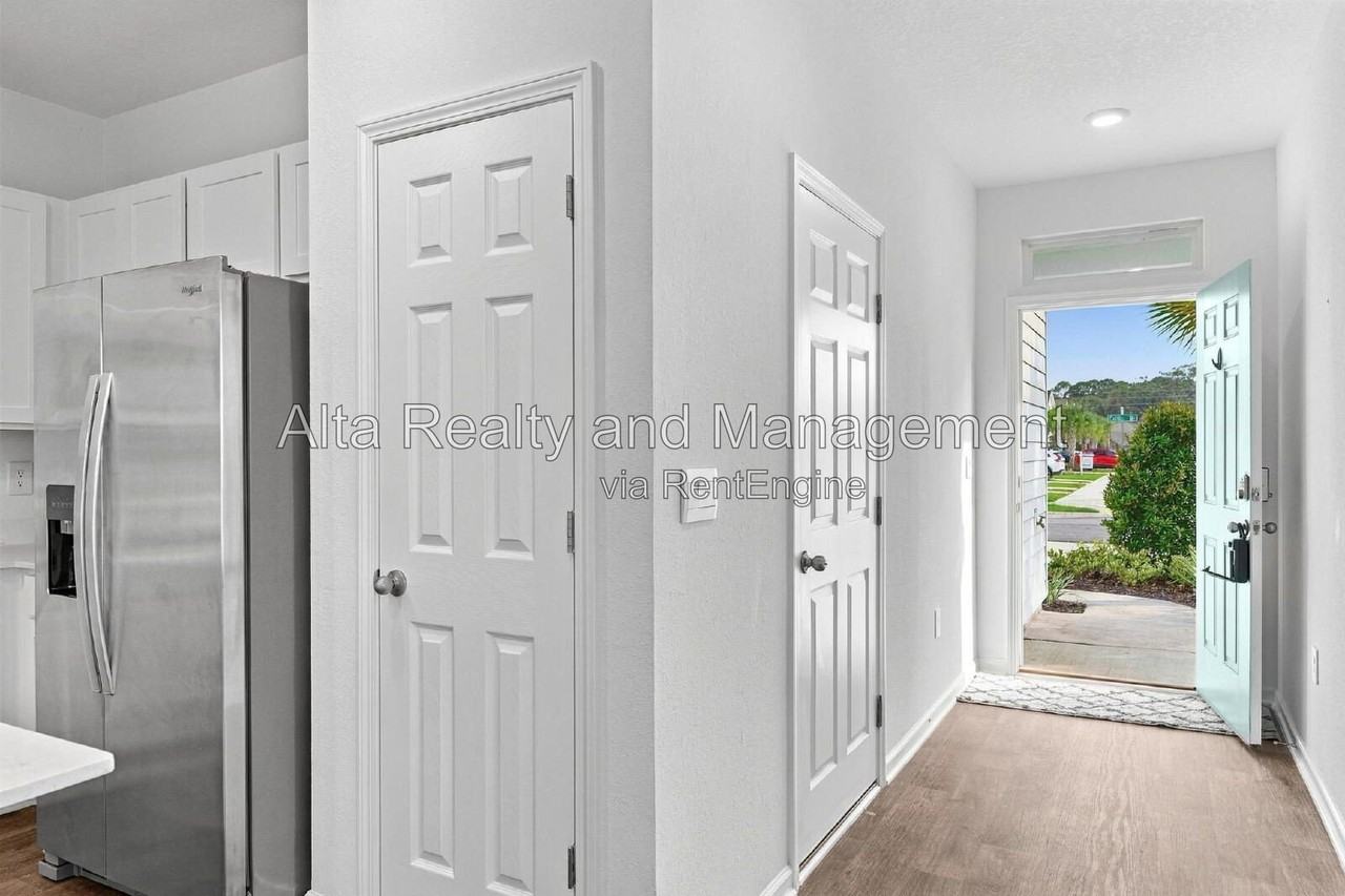 662 Celtic Dr - Photo 3 of 24