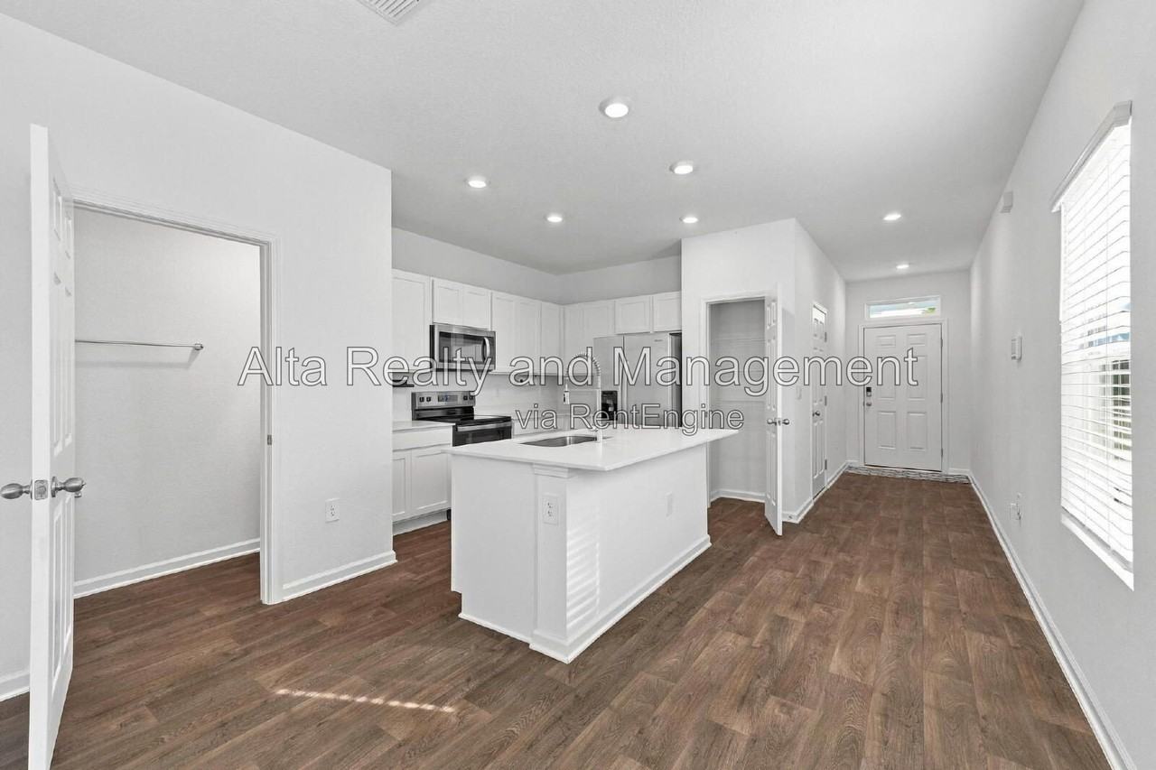 662 Celtic Dr - Photo 5 of 24