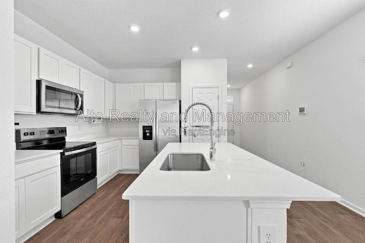 662 Celtic Dr - Photo 6 of 24