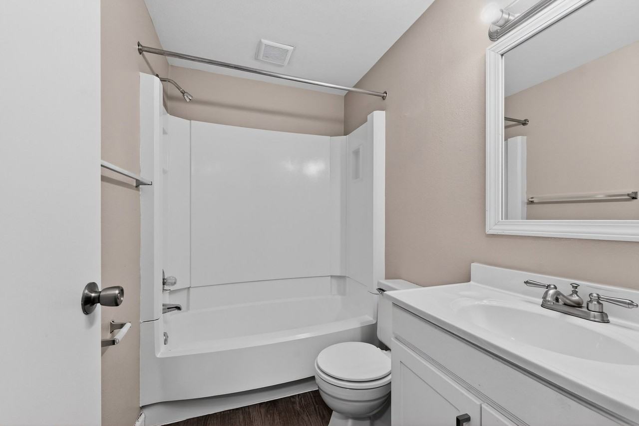 5926 Walnut Cir Apt C10 - Photo 5 of 12