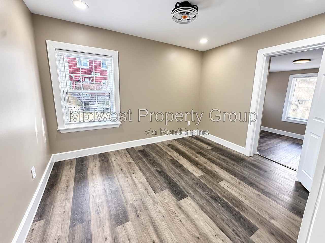 3405 Saint Mark Ln - Photo 4 of 7
