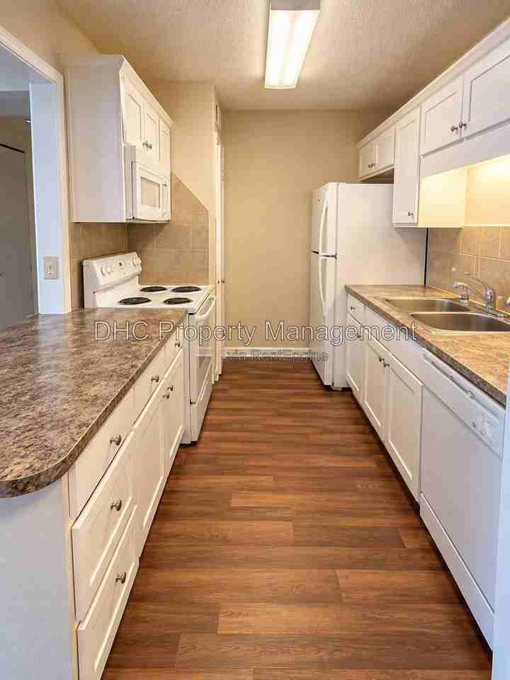 5000 Armour Rd #9E - Photo 4 of 11