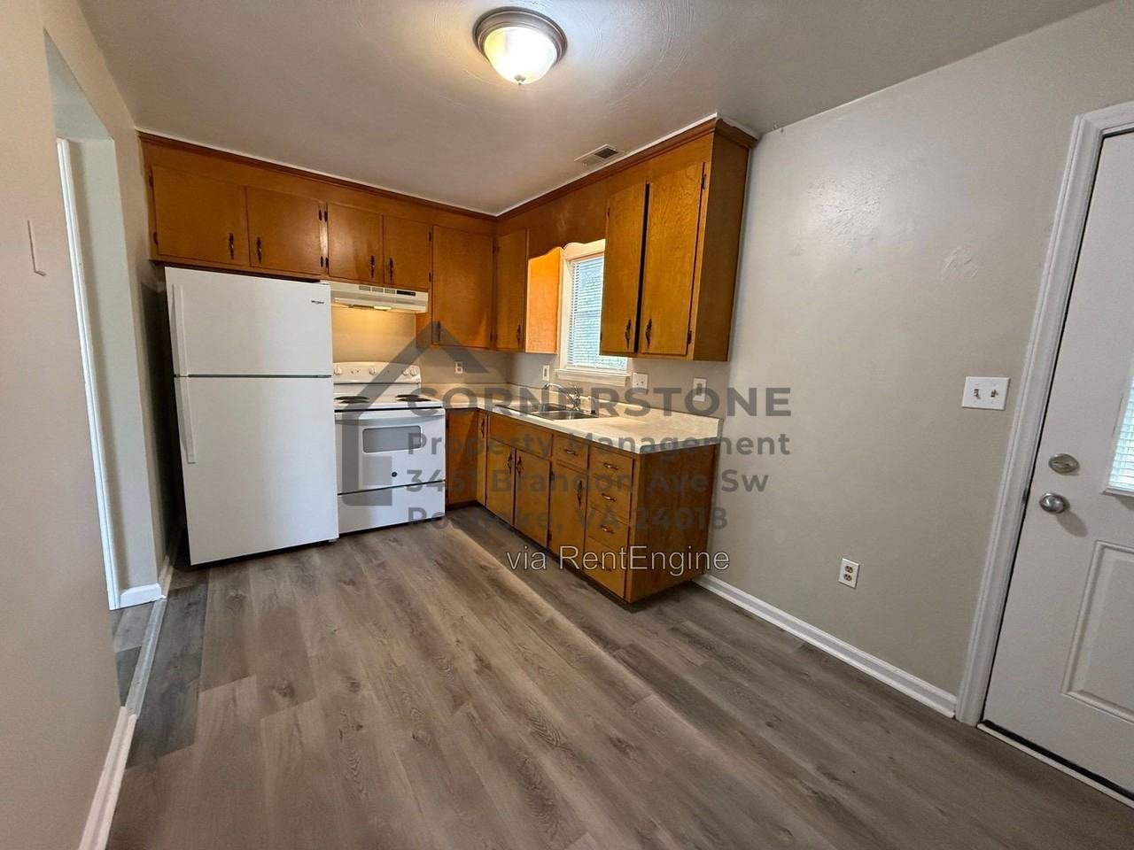 113 18th St Se - Photo 2 of 19