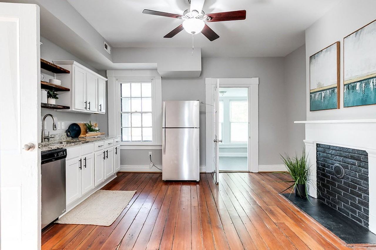 2319 M St #A - Photo 4 of 26