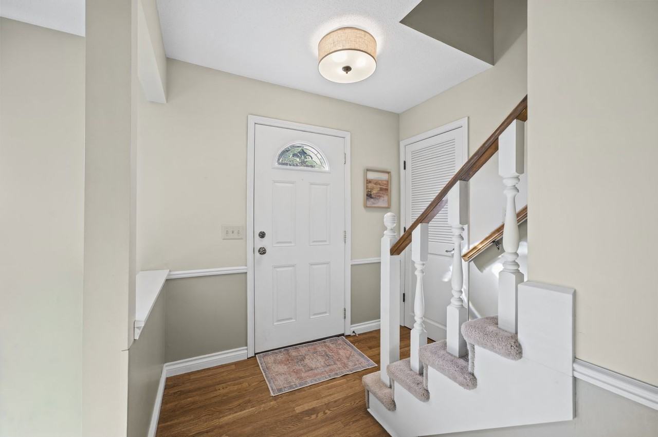 7189 Bridlewood Cir - Photo 2 of 30