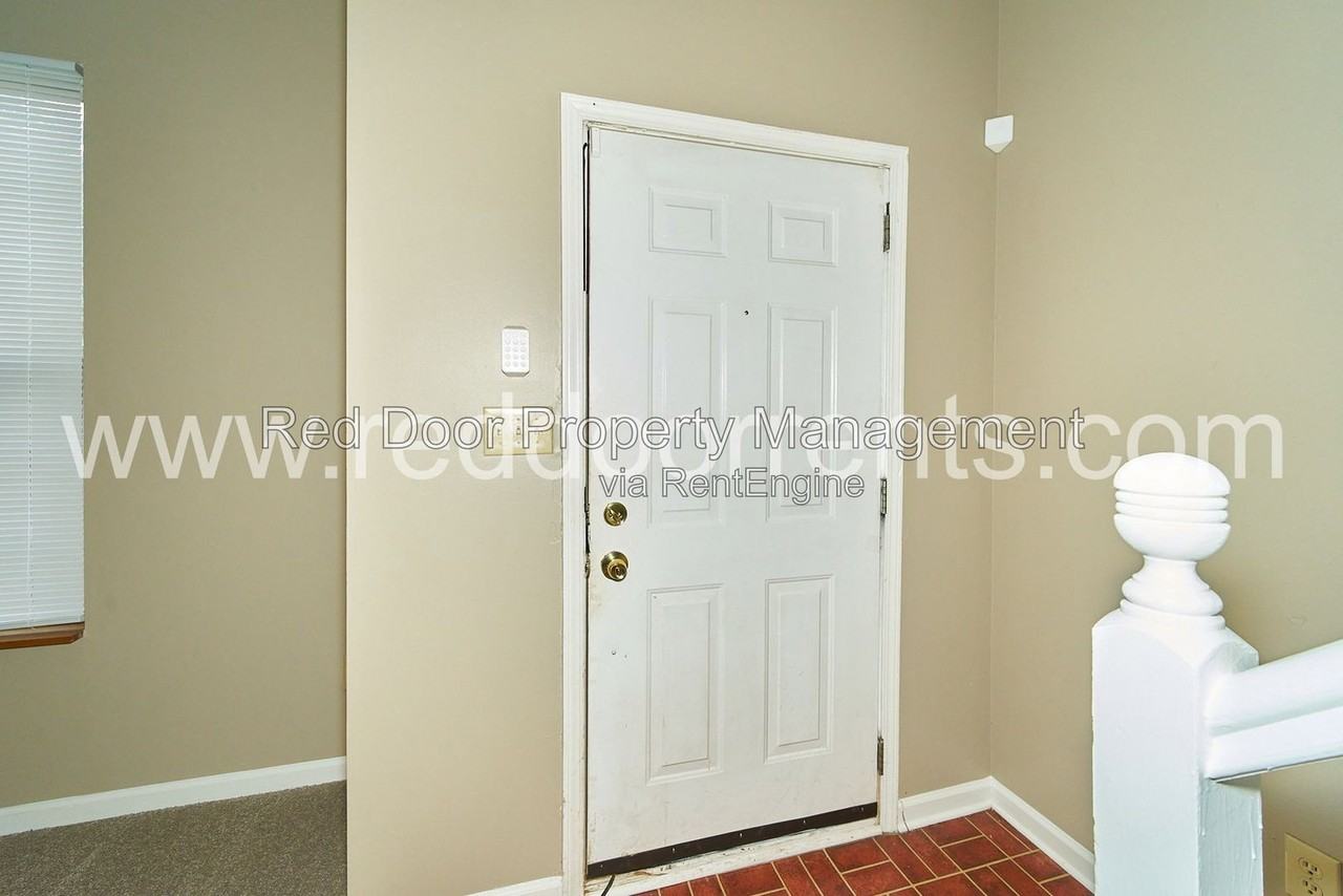 6029 Tybalt Ln - Photo 7 of 25