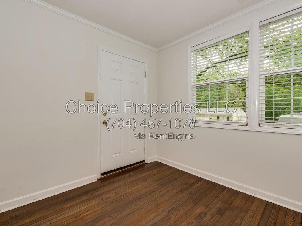 5113 Valley Stream Rd - Photo 3 of 17