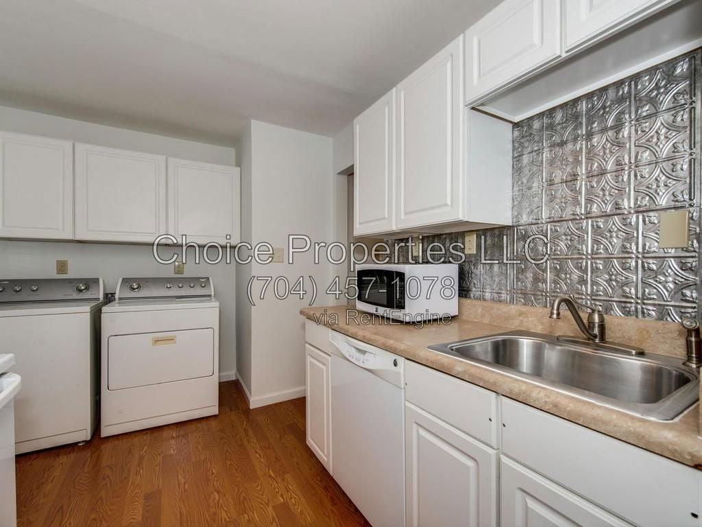 5113 Valley Stream Rd - Photo 4 of 17