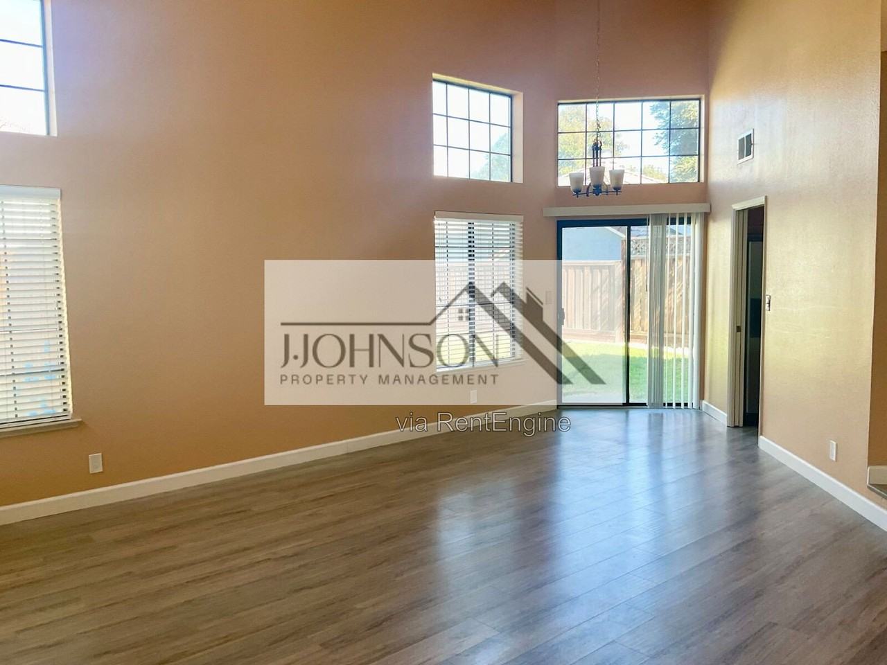 160 Edgewood Ct - Photo 3 of 17