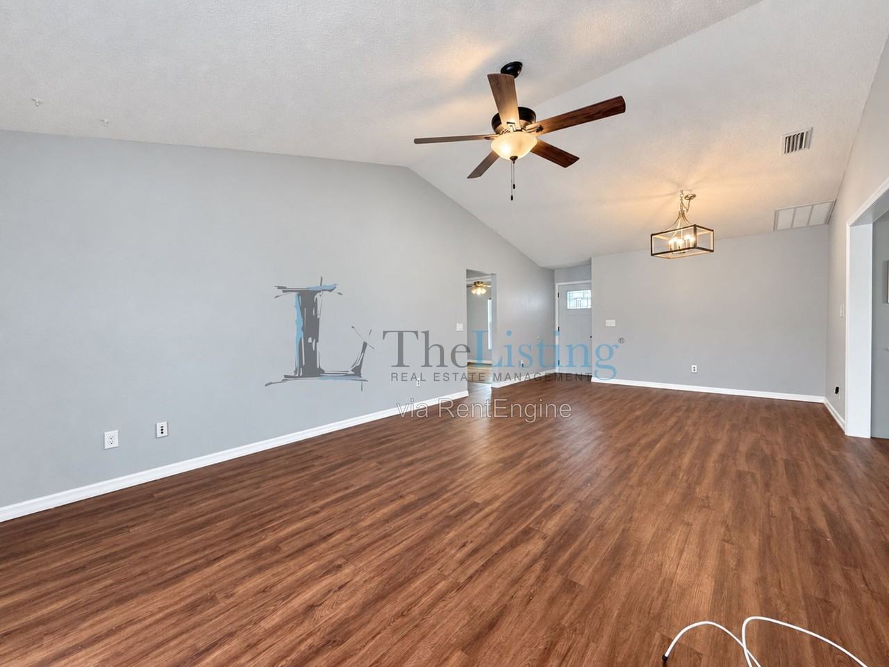 8615 Huntfield St - Photo 7 of 29