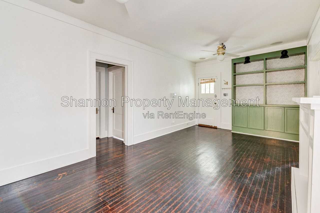 1005 Waverly St - Photo 5 of 23