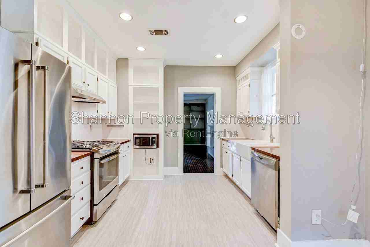 1005 Waverly St - Photo 6 of 23