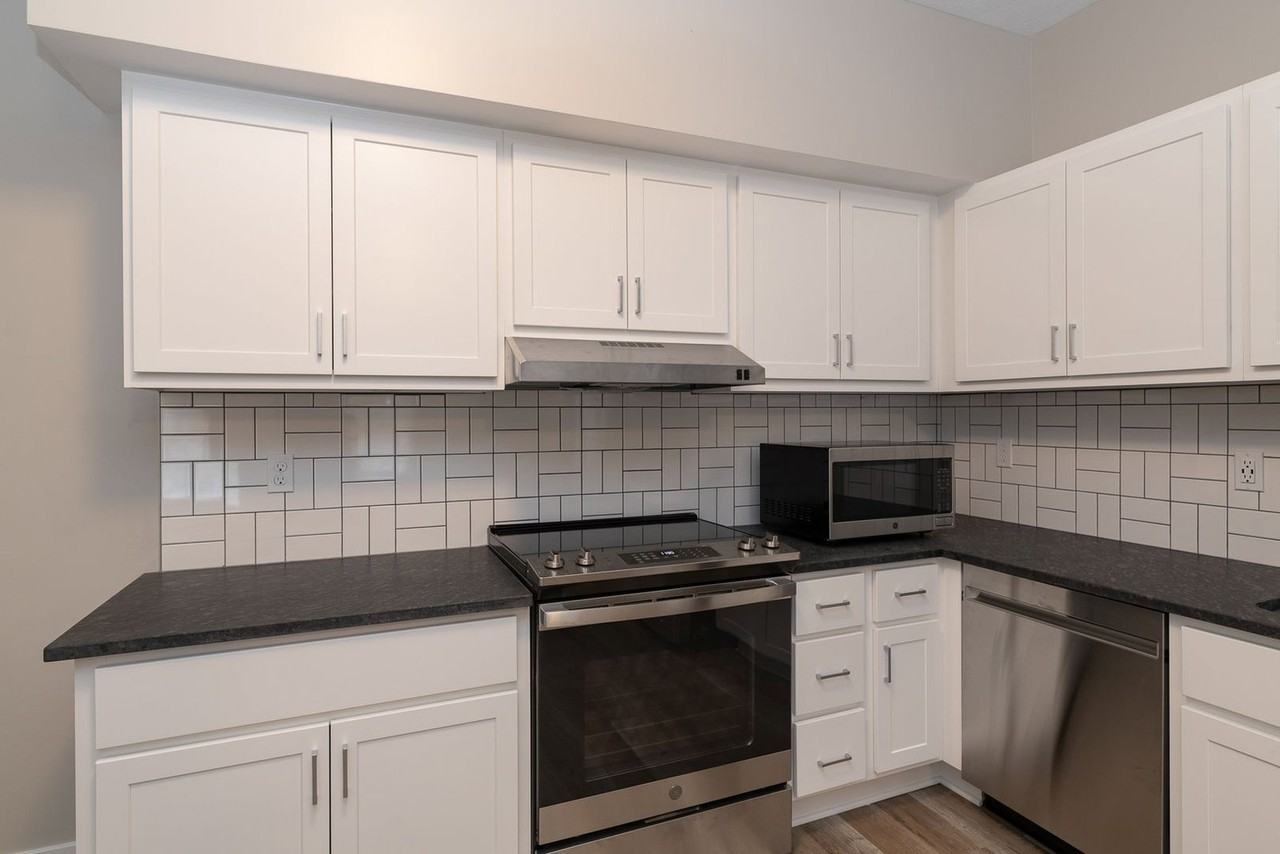 24279 W Mcgillen Ave #A13 - Photo 4 of 16