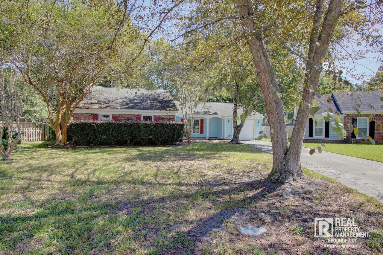 124 Hamlet Rd - Photo 3 of 31