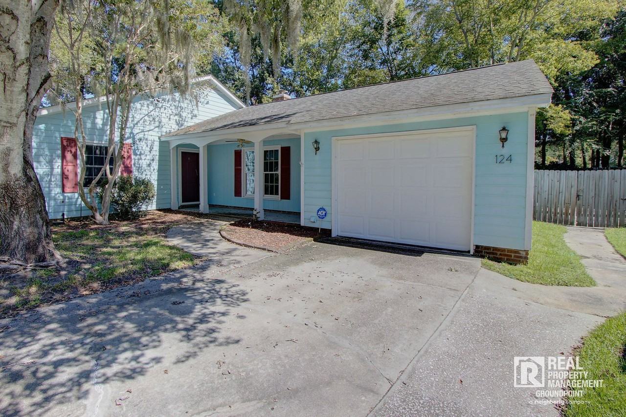124 Hamlet Rd - Photo 4 of 31