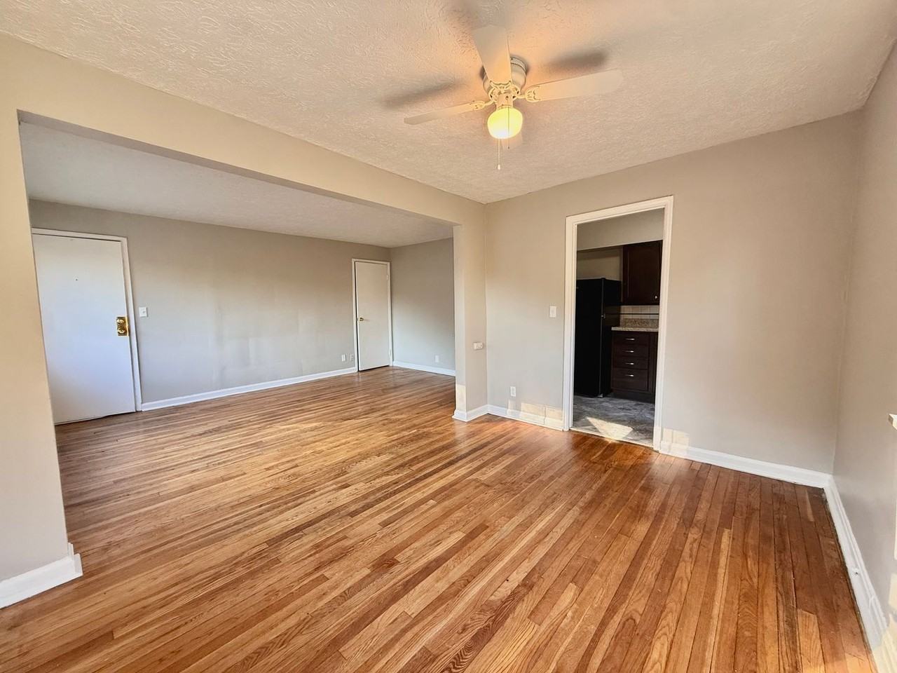 3127 Worthington Ave #3 - Photo 5 of 12