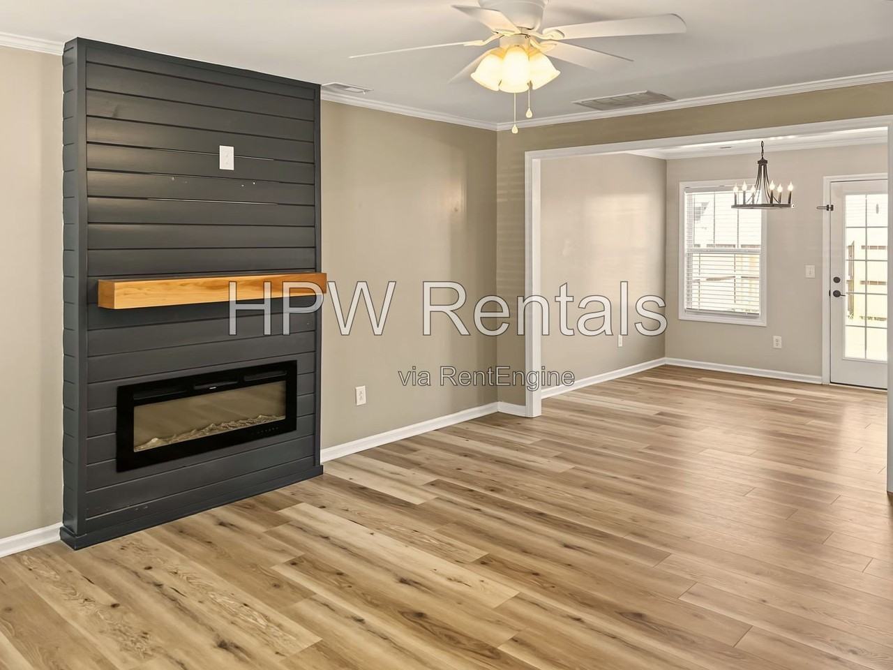 1322 Silver Dr - Photo 4 of 22
