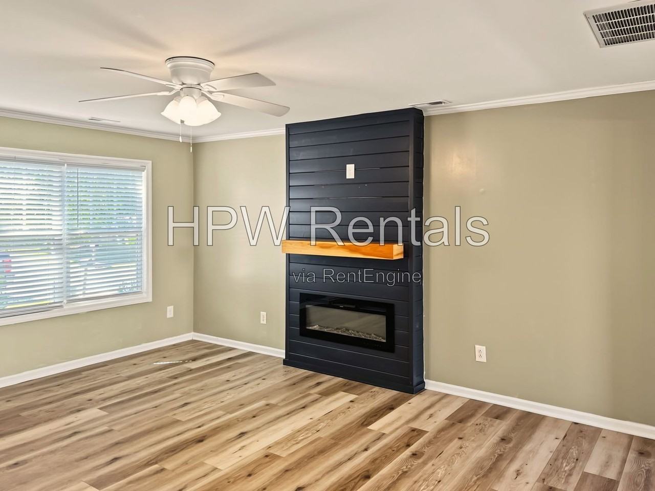 1322 Silver Dr - Photo 5 of 22