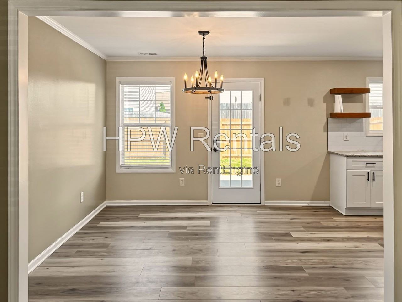 1322 Silver Dr - Photo 6 of 22
